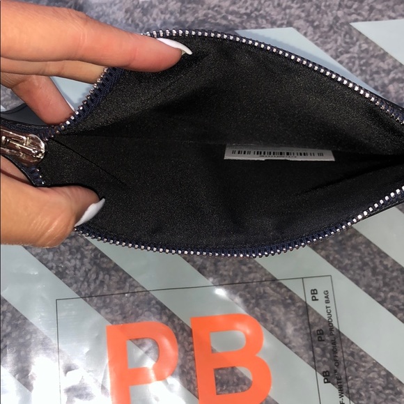 Off-White “Pouch” - Picture 3 of 3